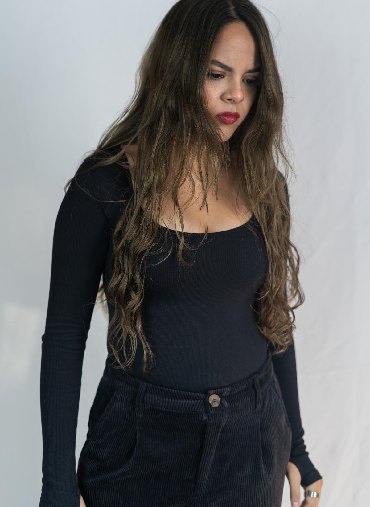 Arly Villalobos, fotografía de desconocido para www.ActorsOutlined.com