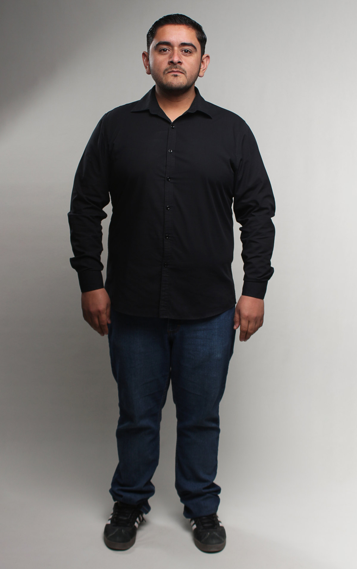 Marco  Magaña, fotografía de JOS VEG para www.ActorsOutlined.com
