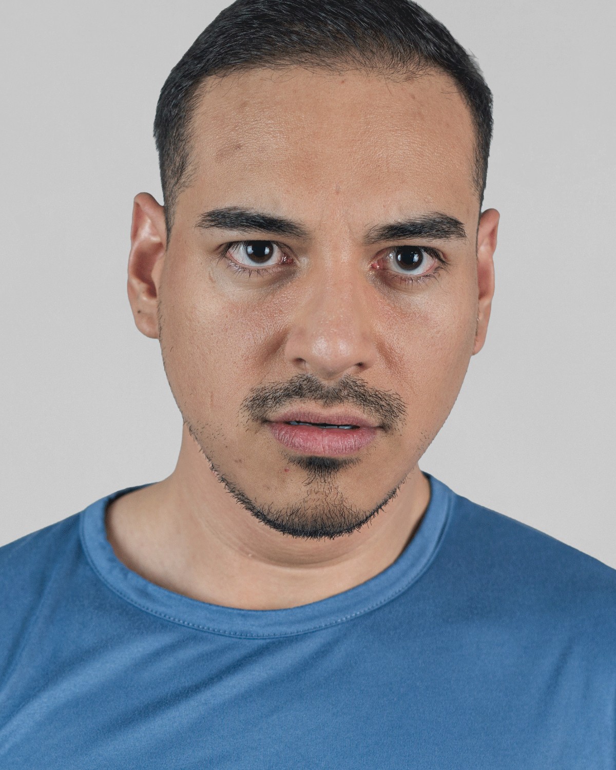 Sergio Balderrama, fotografía de desconocido para www.ActorsOutlined.com